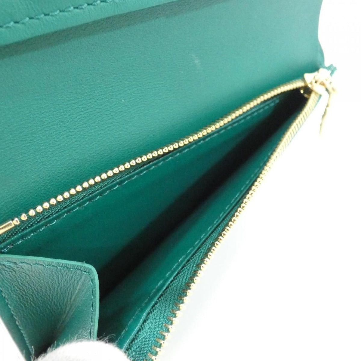 Louis Vuitton Taurillon LV Vertical CP Wallet Emeraude — view 6