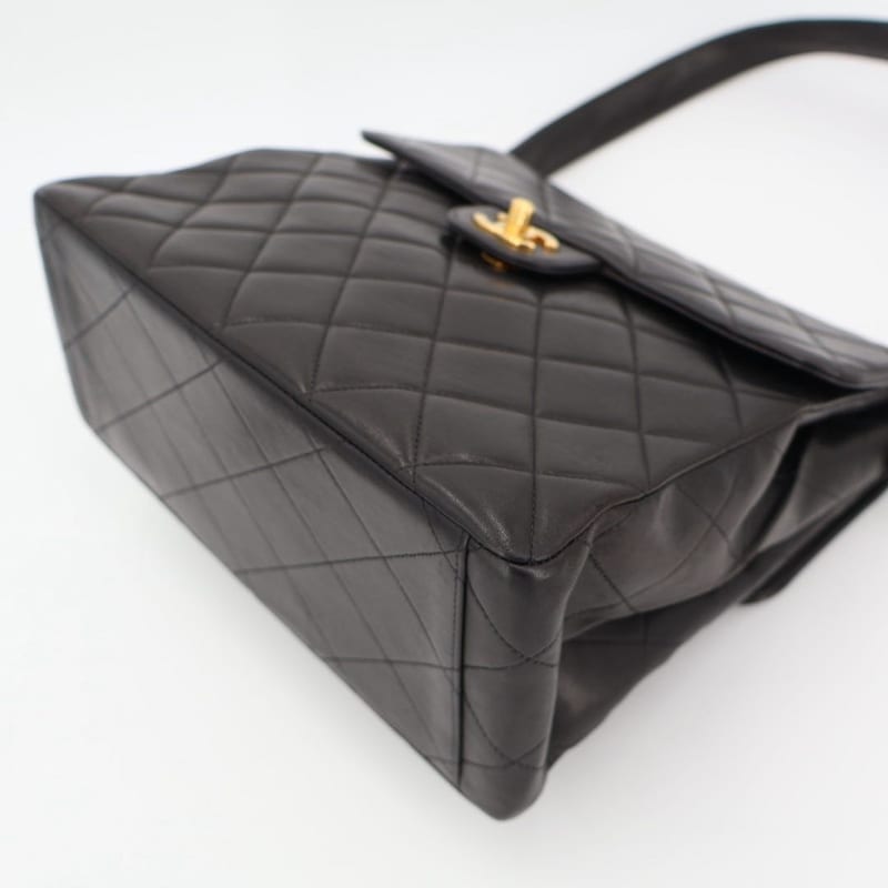 Chanel Shoulder Bag Quilted Handbag — view 4