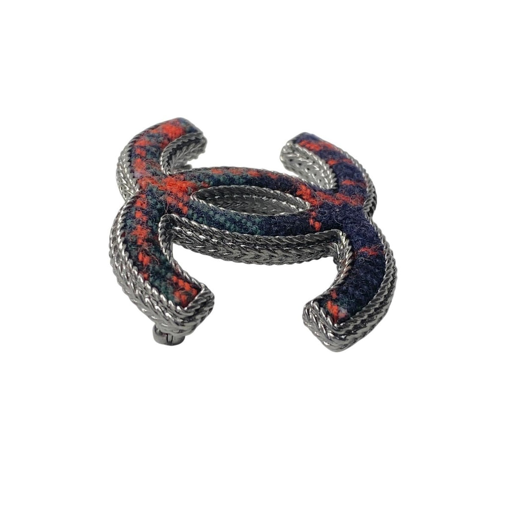 Chanel CC Logo Tweed Brooch — view 3