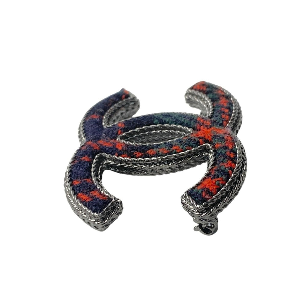Chanel CC Logo Tweed Brooch — view 4