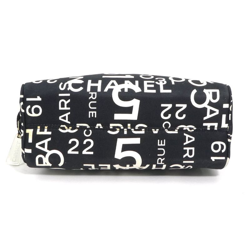 Chanel Pouch Vichy — view 4