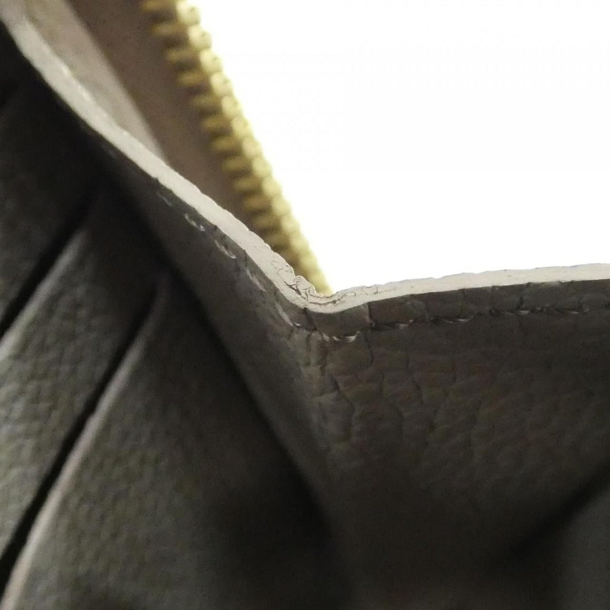 Louis Vuitton Monogram Empreinte Zippy Wallet Tourterelle — view 9