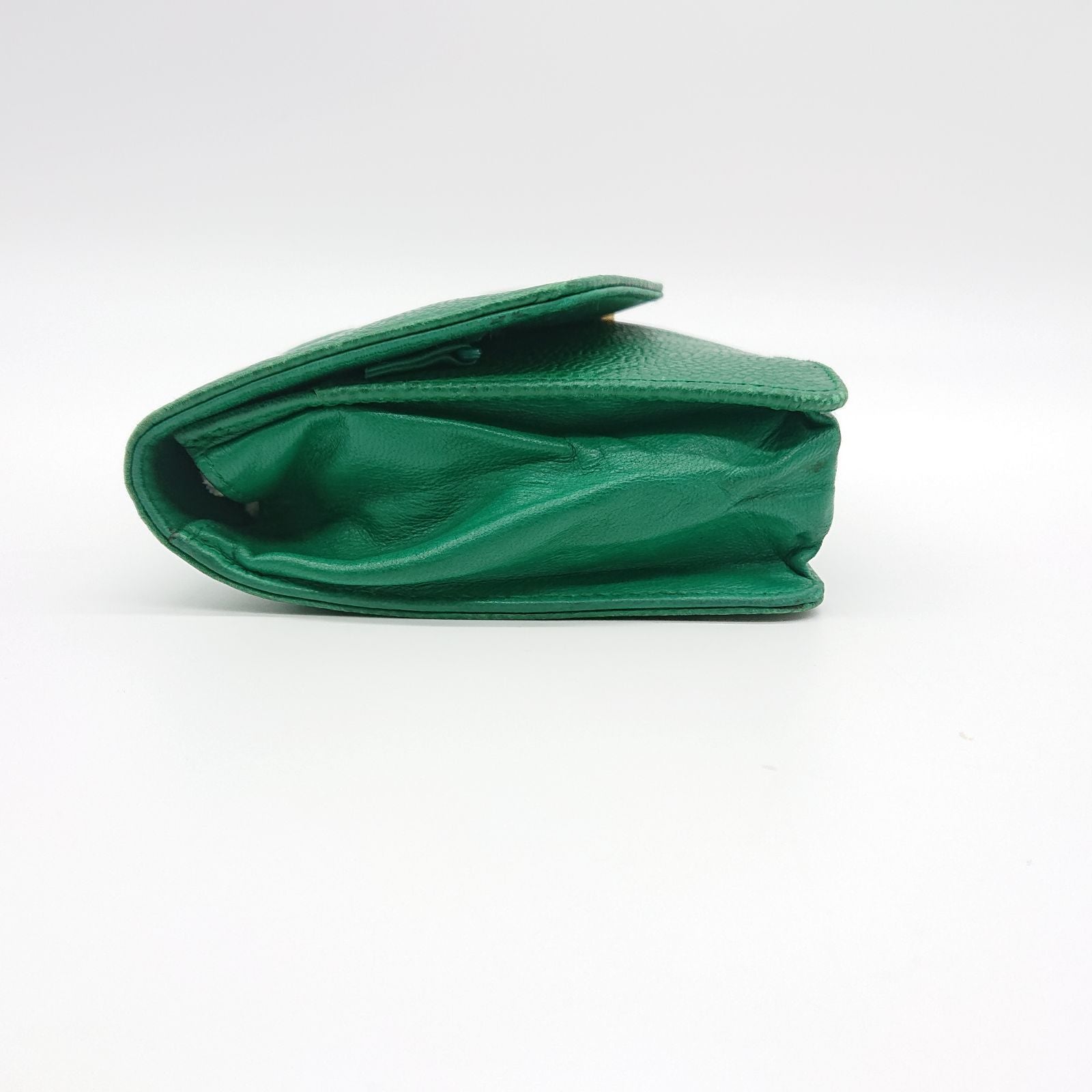Chanel Pouch Caviar Leather Green CC Logo — view 4