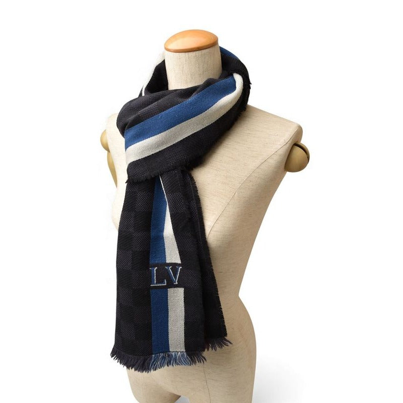 Louis Vuitton Scarf Winter 100% Wool Echarpe Messager — view 2