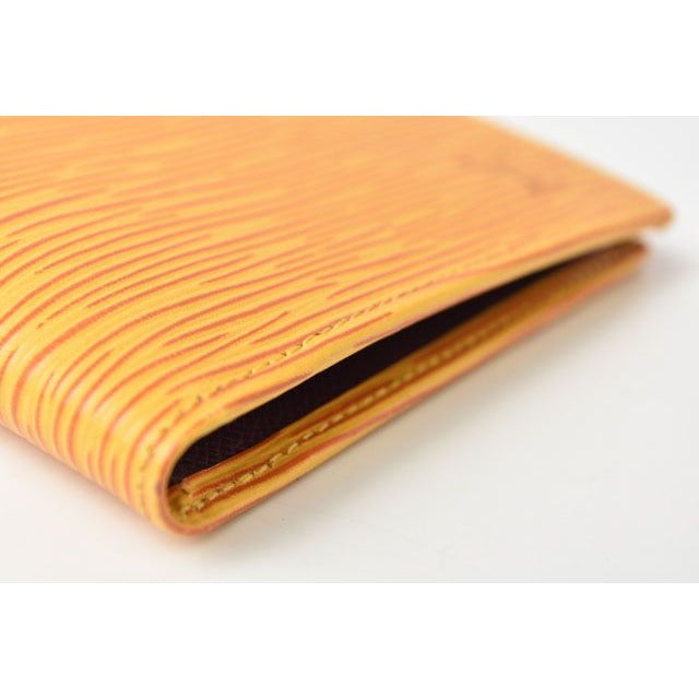 Louis Vuitton Wallet Epi Vintage Obsolete Foldable — view 5