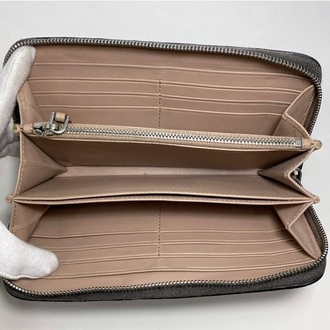Prada Round Zipper Long Wallet Black 1 M0506 — view 5