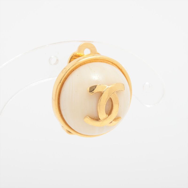 Chanel Coco Mark 207 Earrings GP And Faux Pearl — view 3