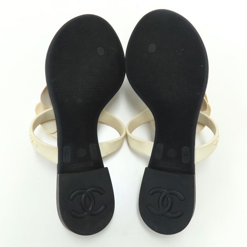 Chanel Camellia Beach Sandals Flat Heel 35 Black White Rubber Thong — view 5
