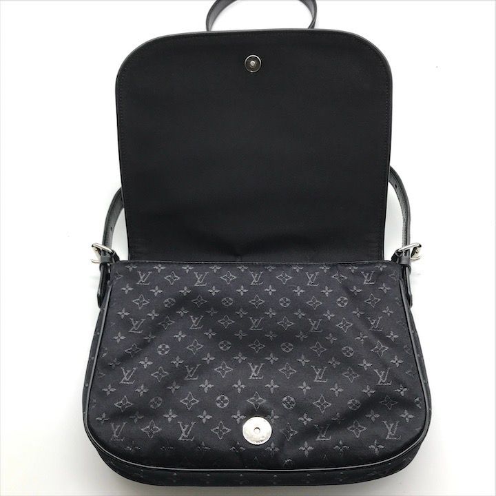 Louis Vuitton Monogram Comte Douffe Satin Shoulder Bag Black Purse — view 7