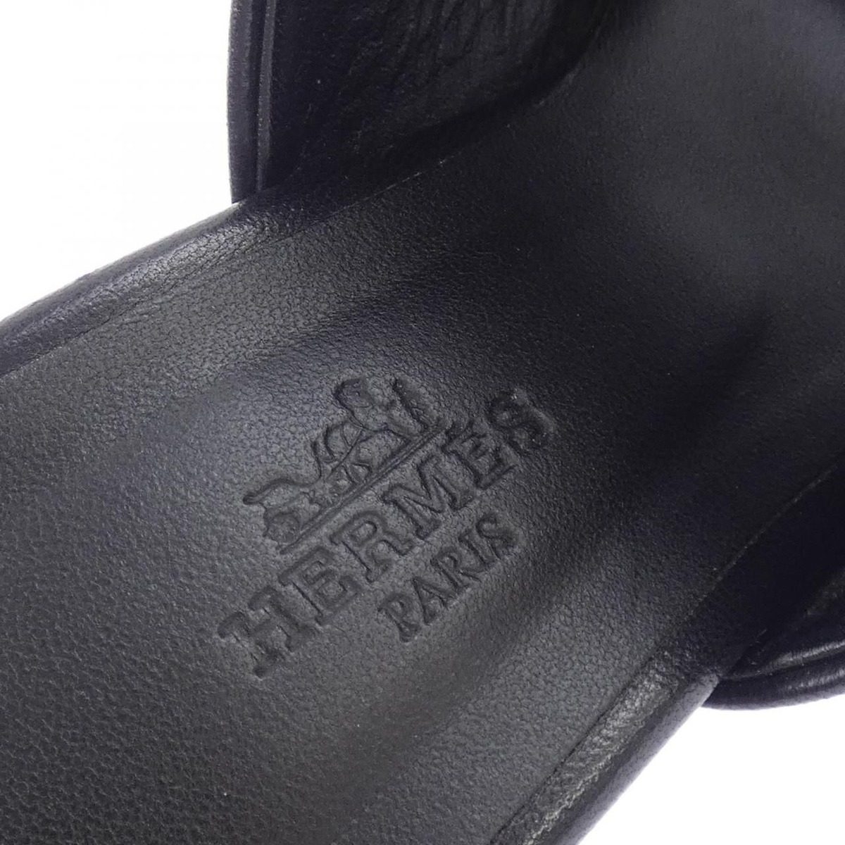 Hermes Glossy Chaine D'ancre Sandals — view 6