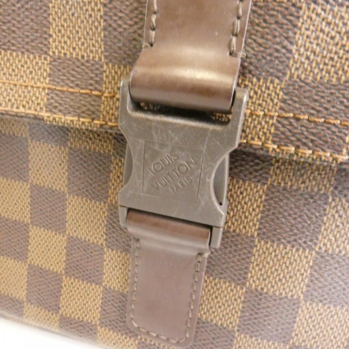 Louis Vuitton Damier Pochette Melville Shoulder Bag — view 5
