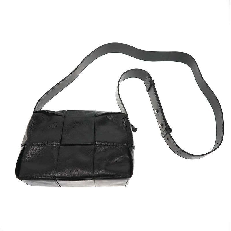 Bottega Veneta Arco Camera Bag Small Dark Green — view 2