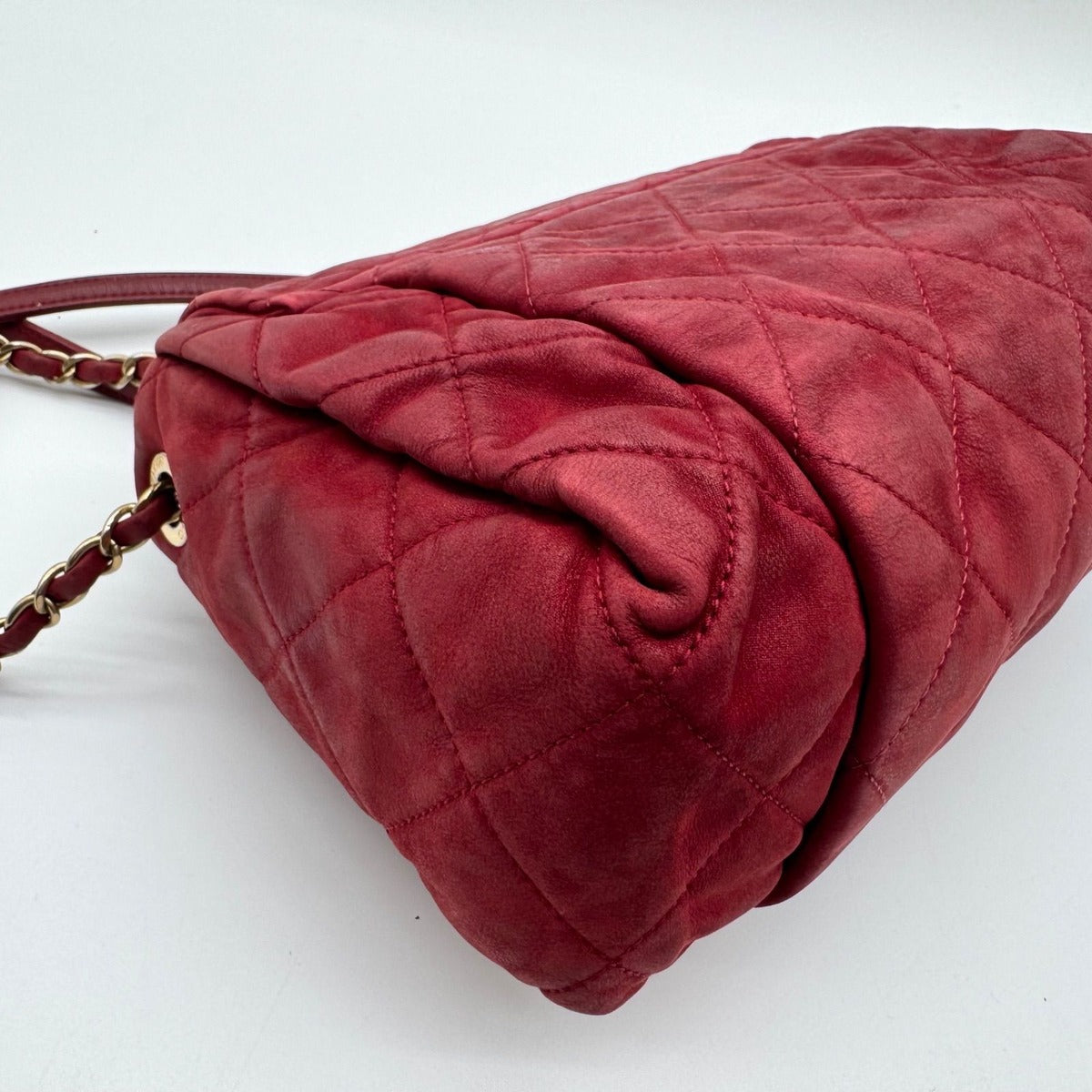 Chanel Shoulder Bag Quilted CC Logo Turnlock Gold Chain Leather Red Seal — view 9