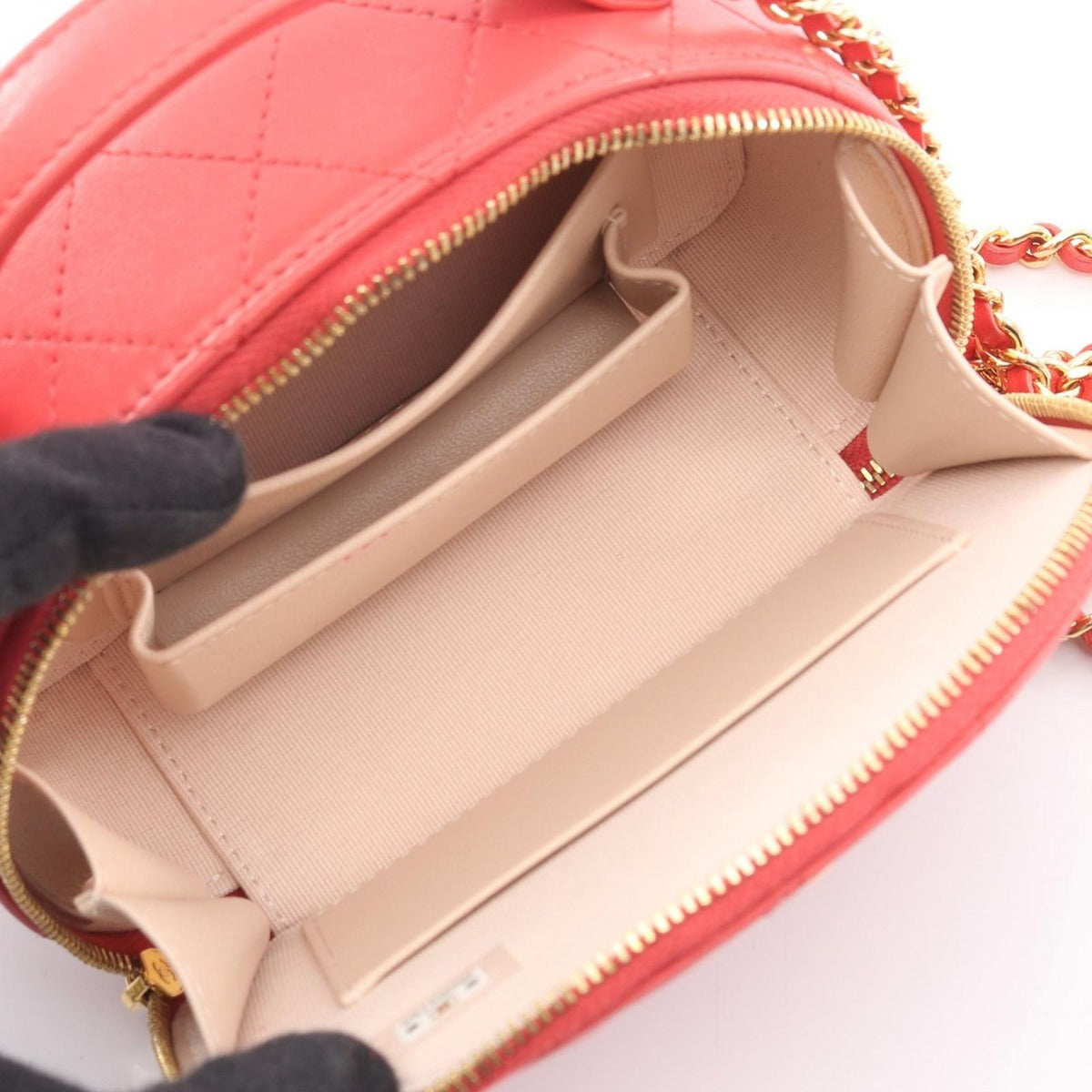 Chanel Shoulder Bag Quilted Red Lambskin — view 3