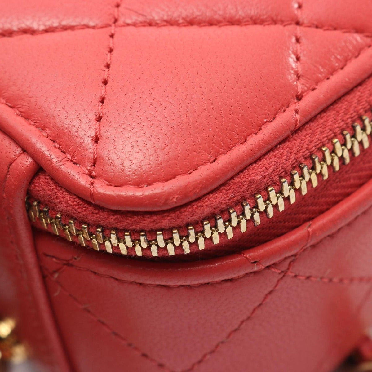 Chanel Shoulder Bag Quilted Red Lambskin — view 9