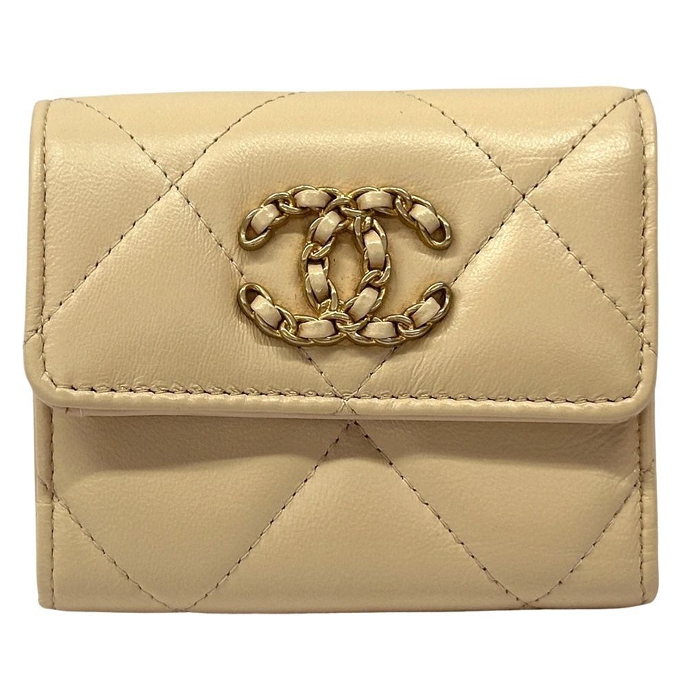 Chanel Wallet 19 Bifold Lambskin Beige Gold CC Logo Quilted Trifold Compact