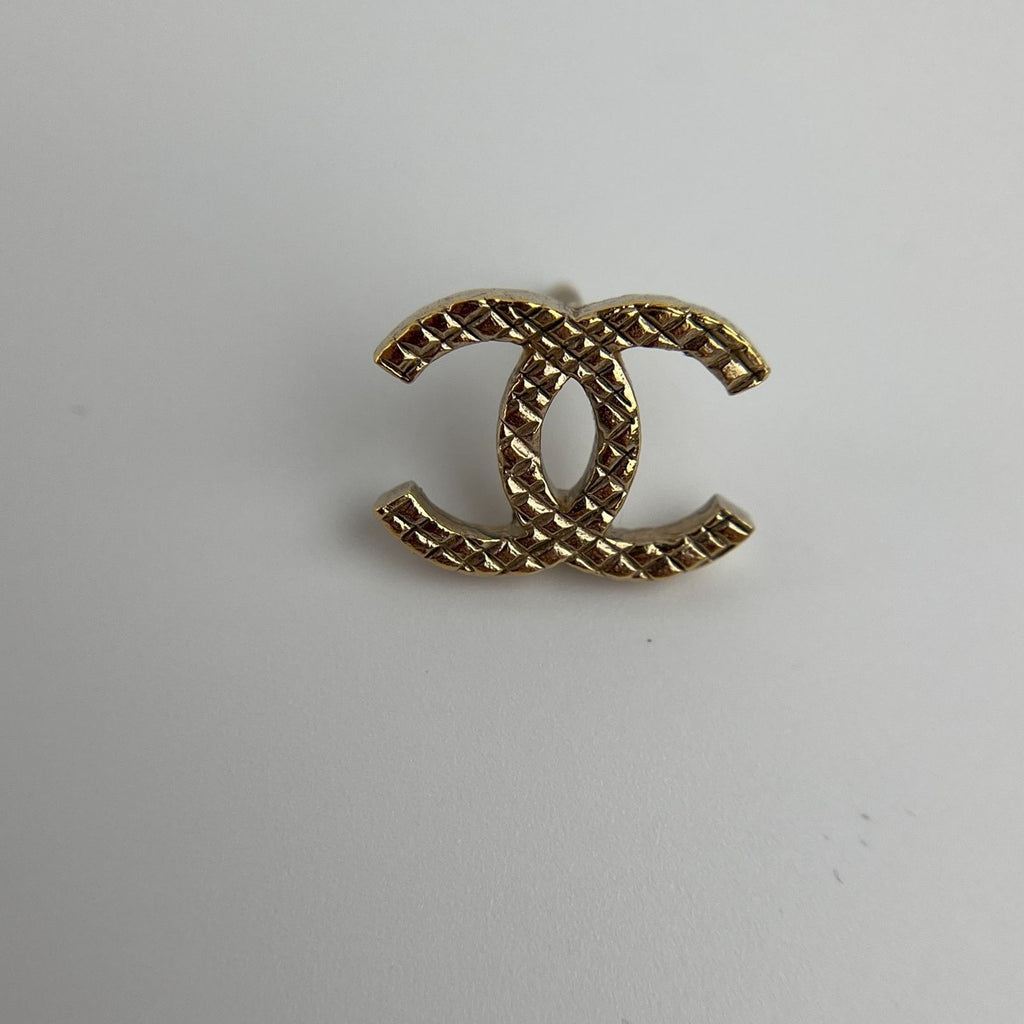 Chanel CC Logo Earrings Gold Vintage — view 3