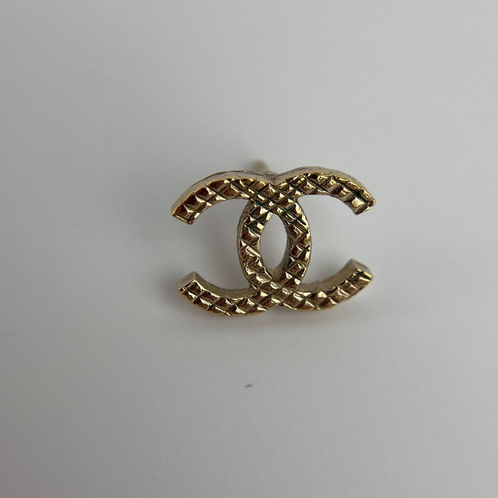 Chanel CC Logo Earrings Gold Vintage — view 4