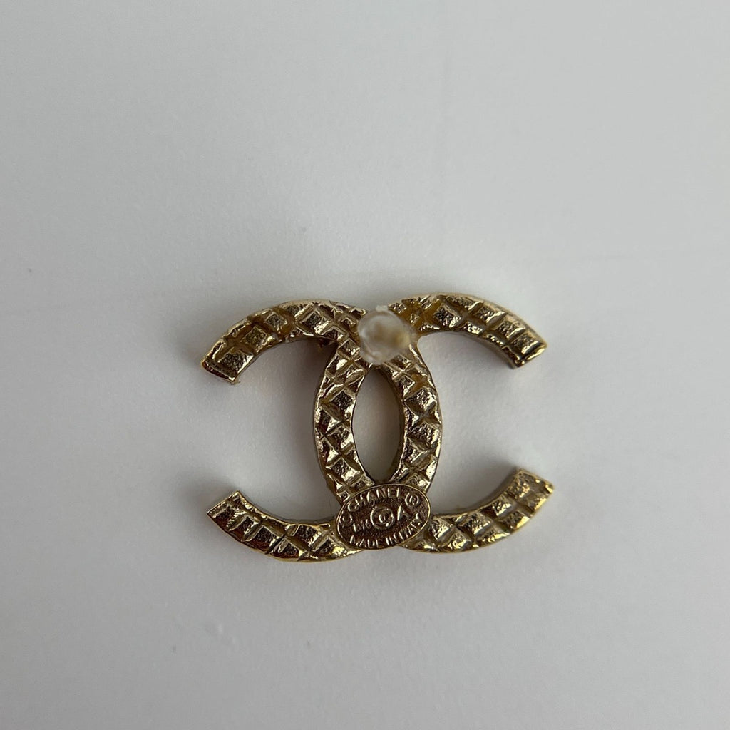 Chanel CC Logo Earrings Gold Vintage — view 7