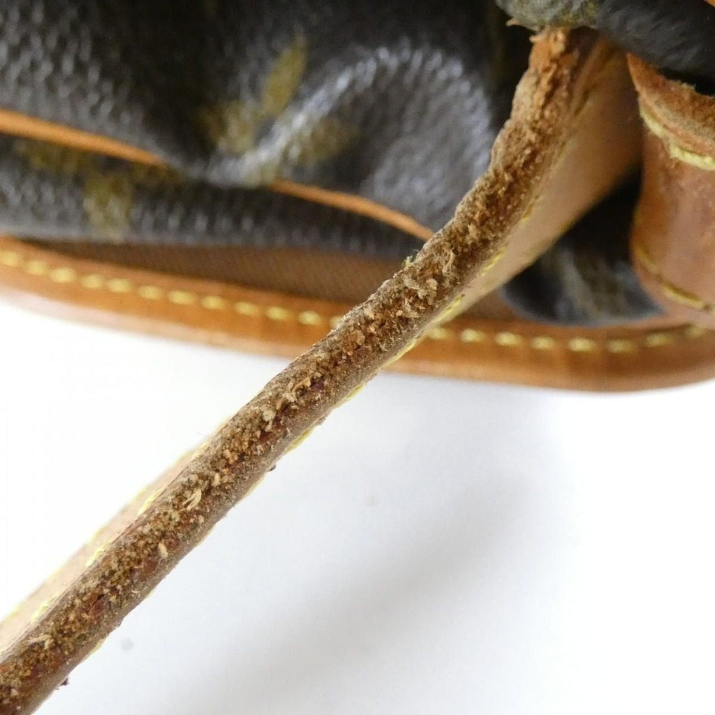 Louis Vuitton Monogram Saumur 30 cm — view 7