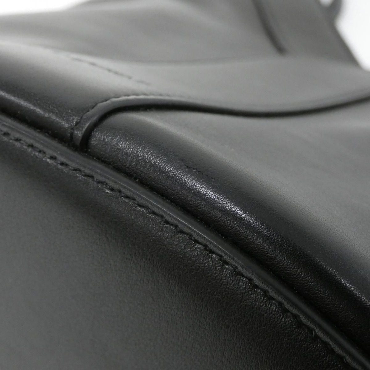 Saint Laurent Aaezc Shoulder Bag — view 3