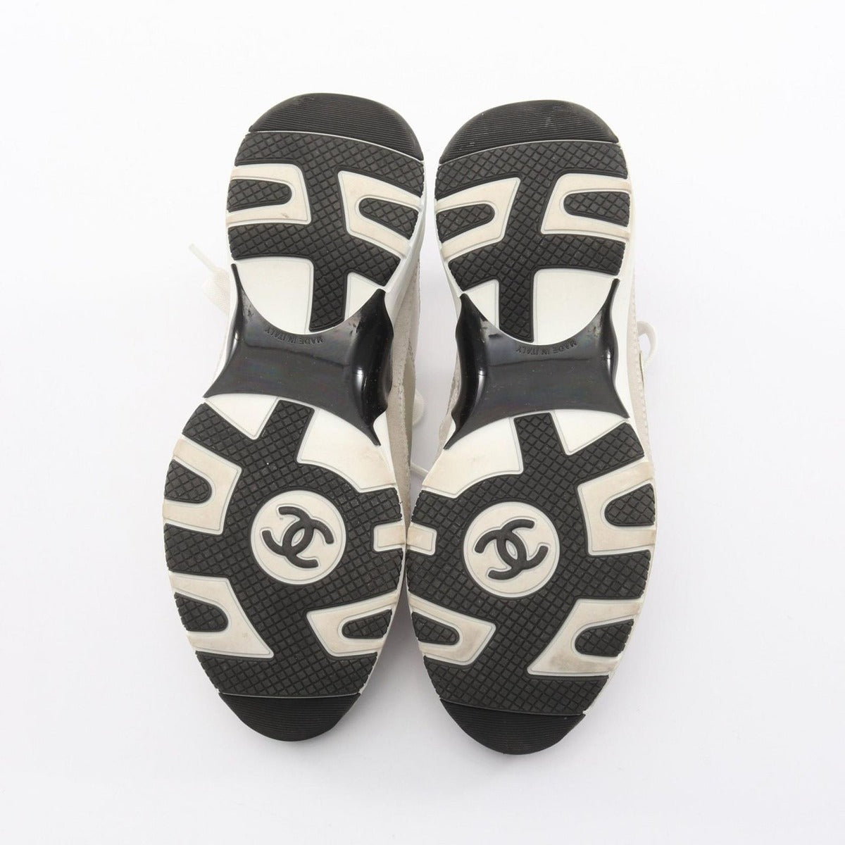 Chanel Sneakers CC Logo Silver Leather — view 4