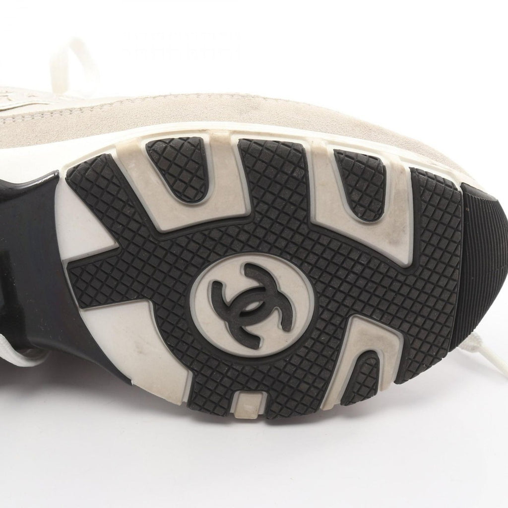 Chanel Sneakers CC Logo Silver Leather — view 9