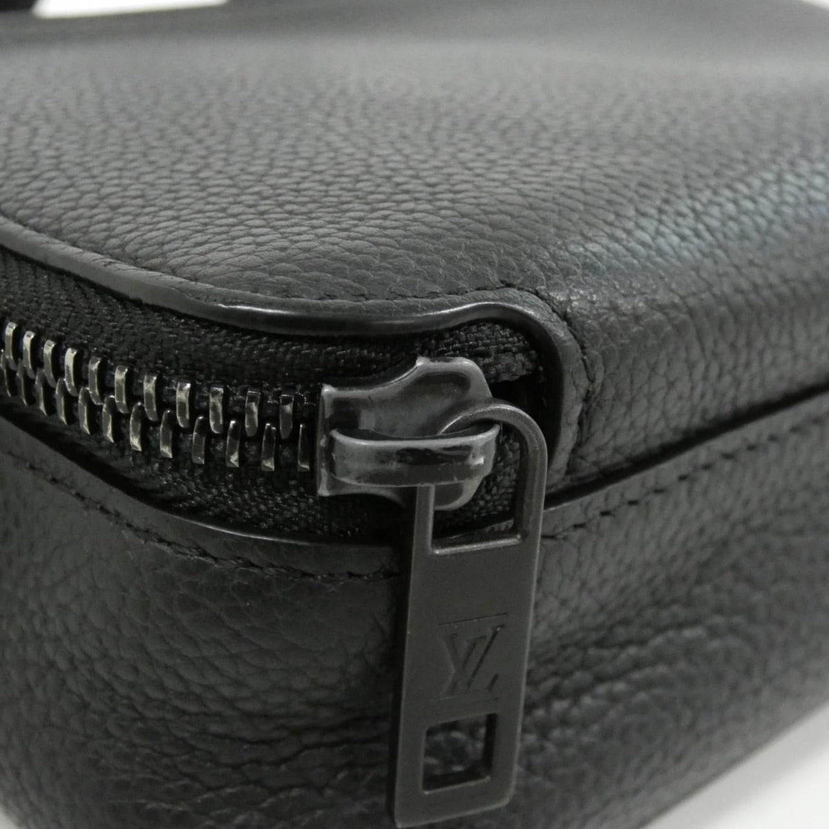 Louis Vuitton LV Aerogram Alpha Wearable Wallet Shoulder Bag — view 3
