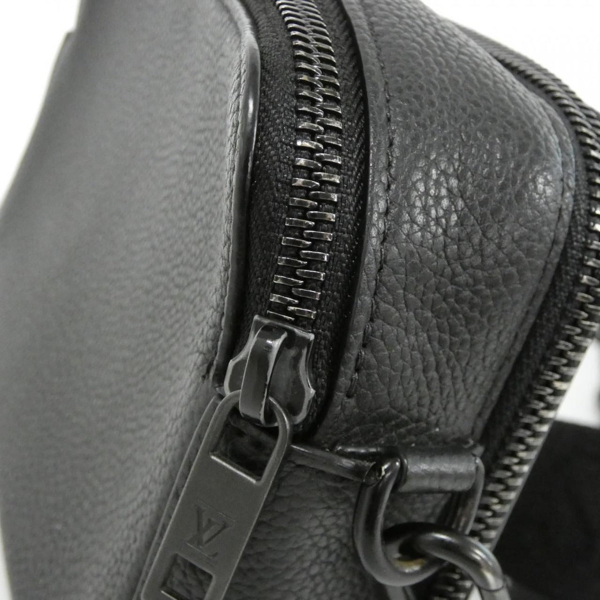 Louis Vuitton LV Aerogram Alpha Wearable Wallet Shoulder Bag — view 7
