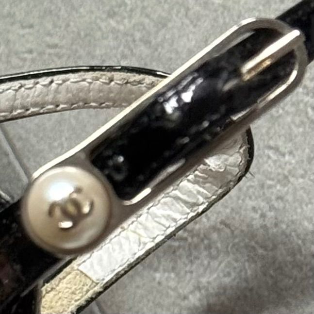 Chanel Pearl Coco Mark Ribbon Design Pumps Leather Patent Black White — view 9