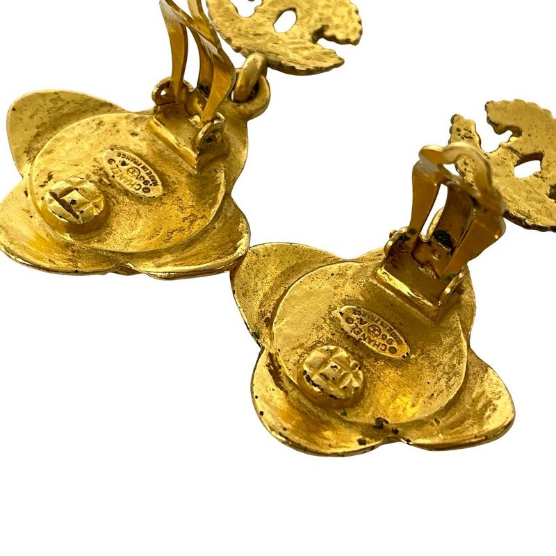 Chanel Vintage Coco Mark Flower Motif Earrings Ear Cuff Gold 96A — view 3