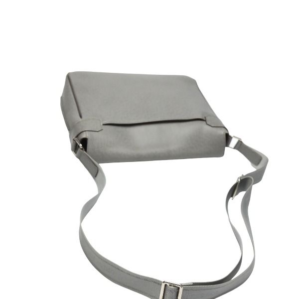 Louis Vuitton Taiga Gentlemans Romain MM Shoulder Bag — view 6