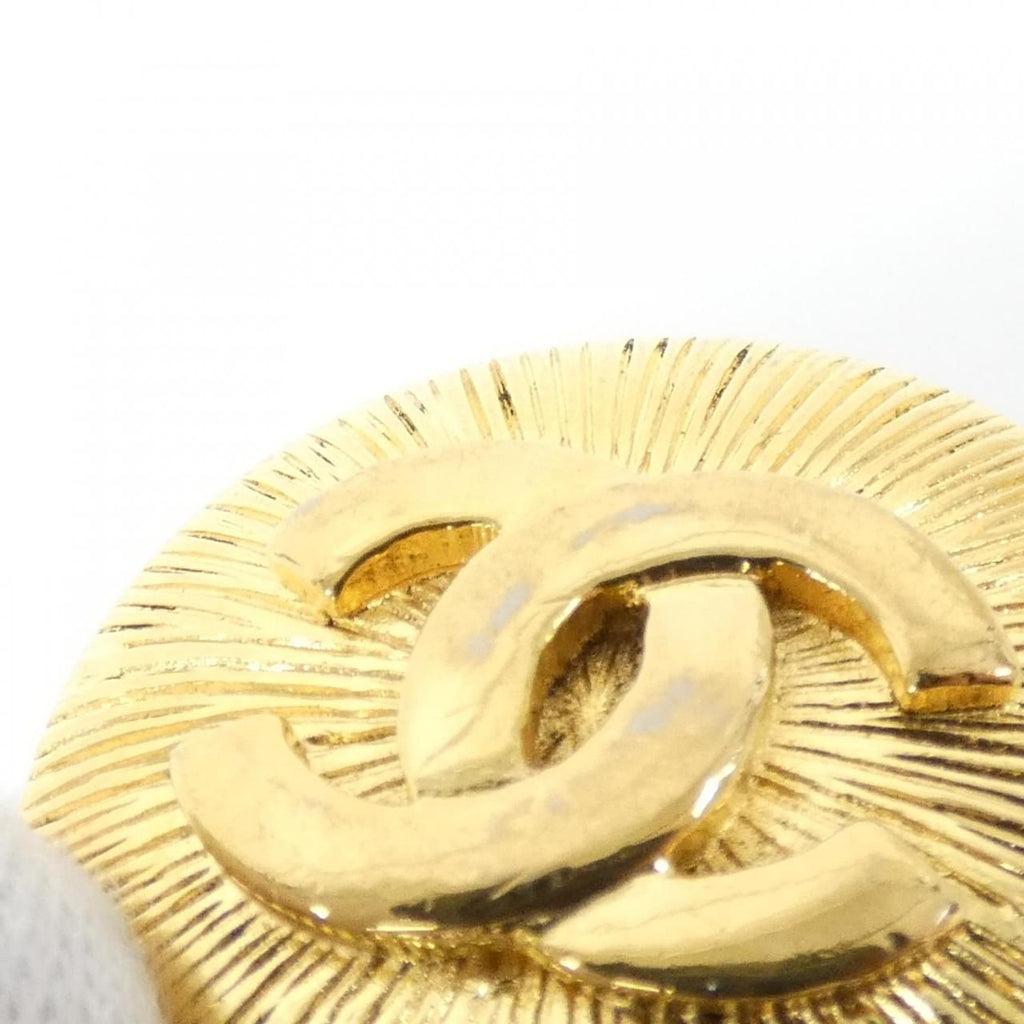 Chanel Vintage Brooch Gold — view 3
