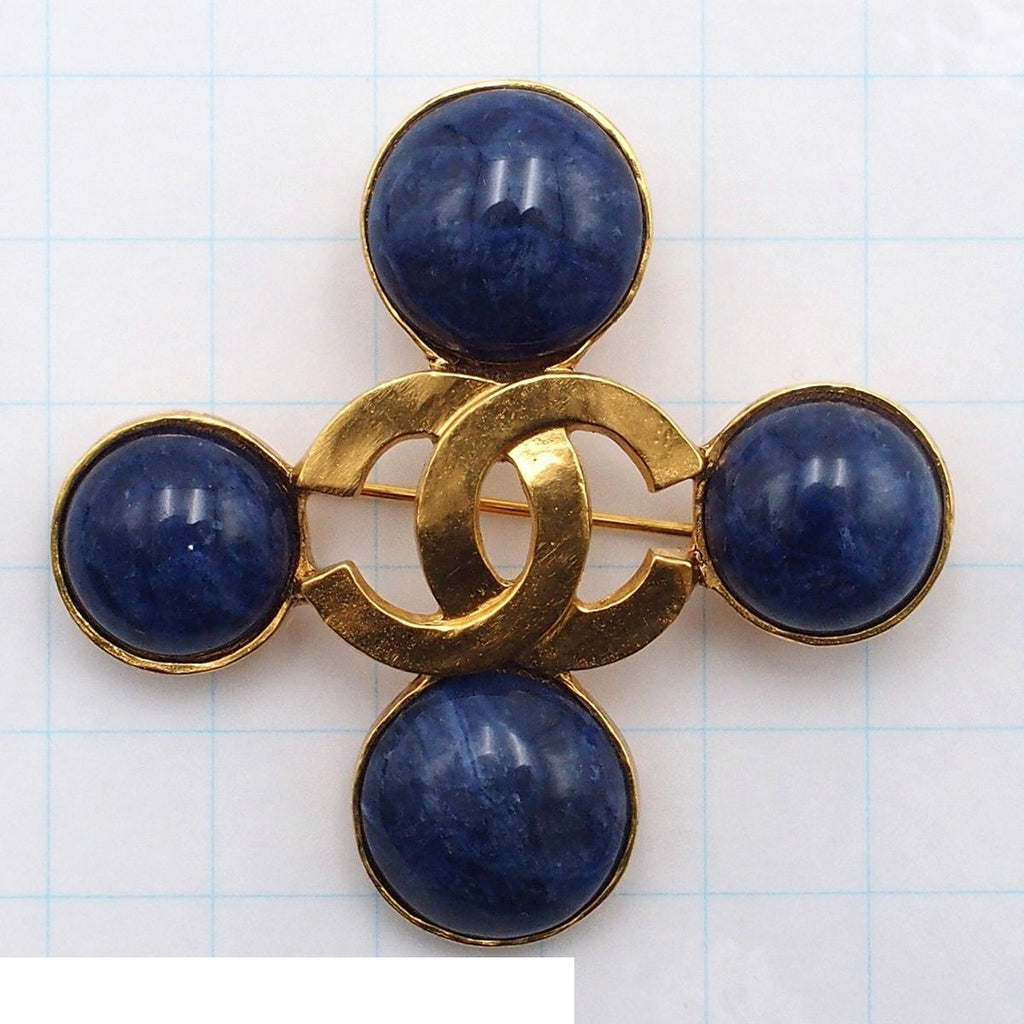 Chanel 95A Brooch Gold Blue Metal CC Logo — view 7