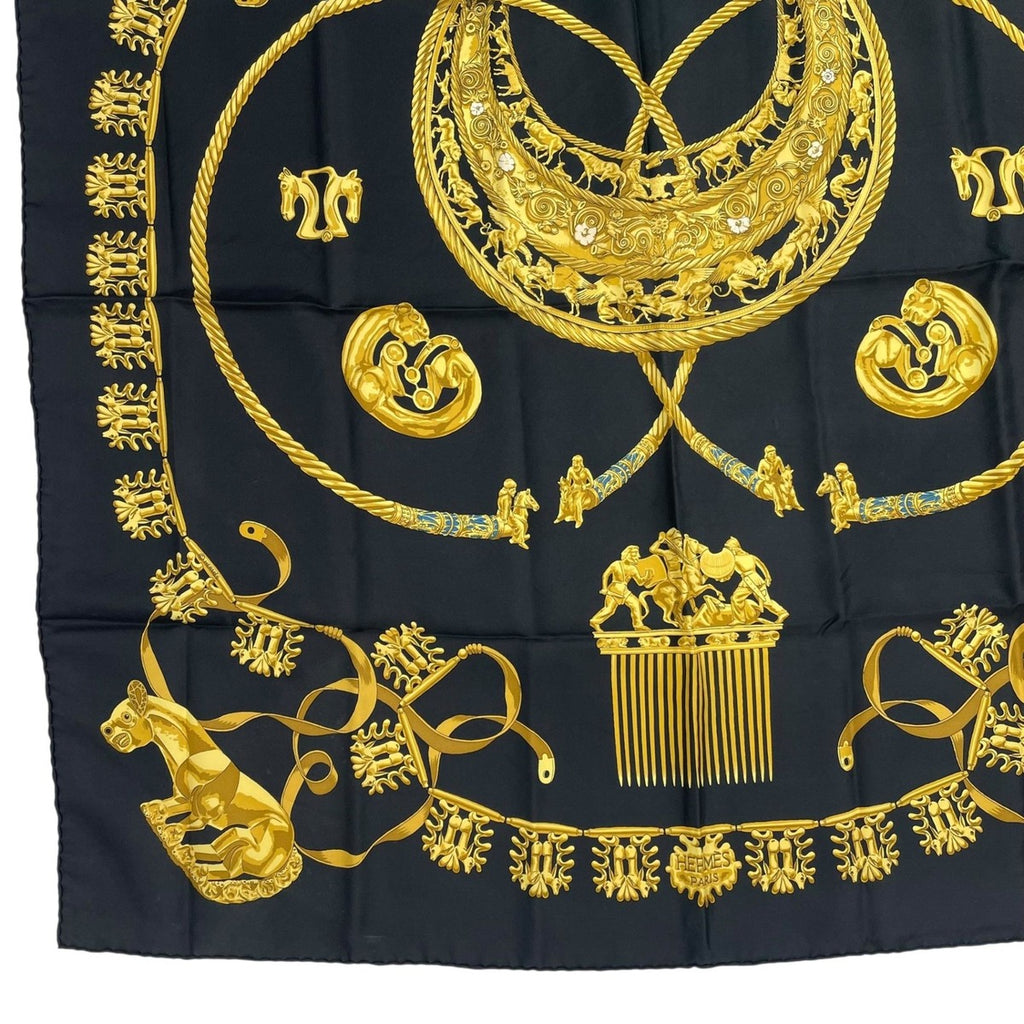 Hermes Scarf Silk Carre 90 les Cavaliers D'Or Golden Knight Black — view 4