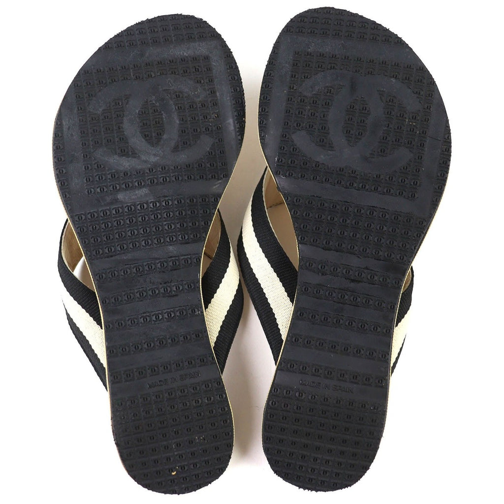 Chanel Entre Doigts CC Logo Wood Thong Sandals Beach Beige — view 9