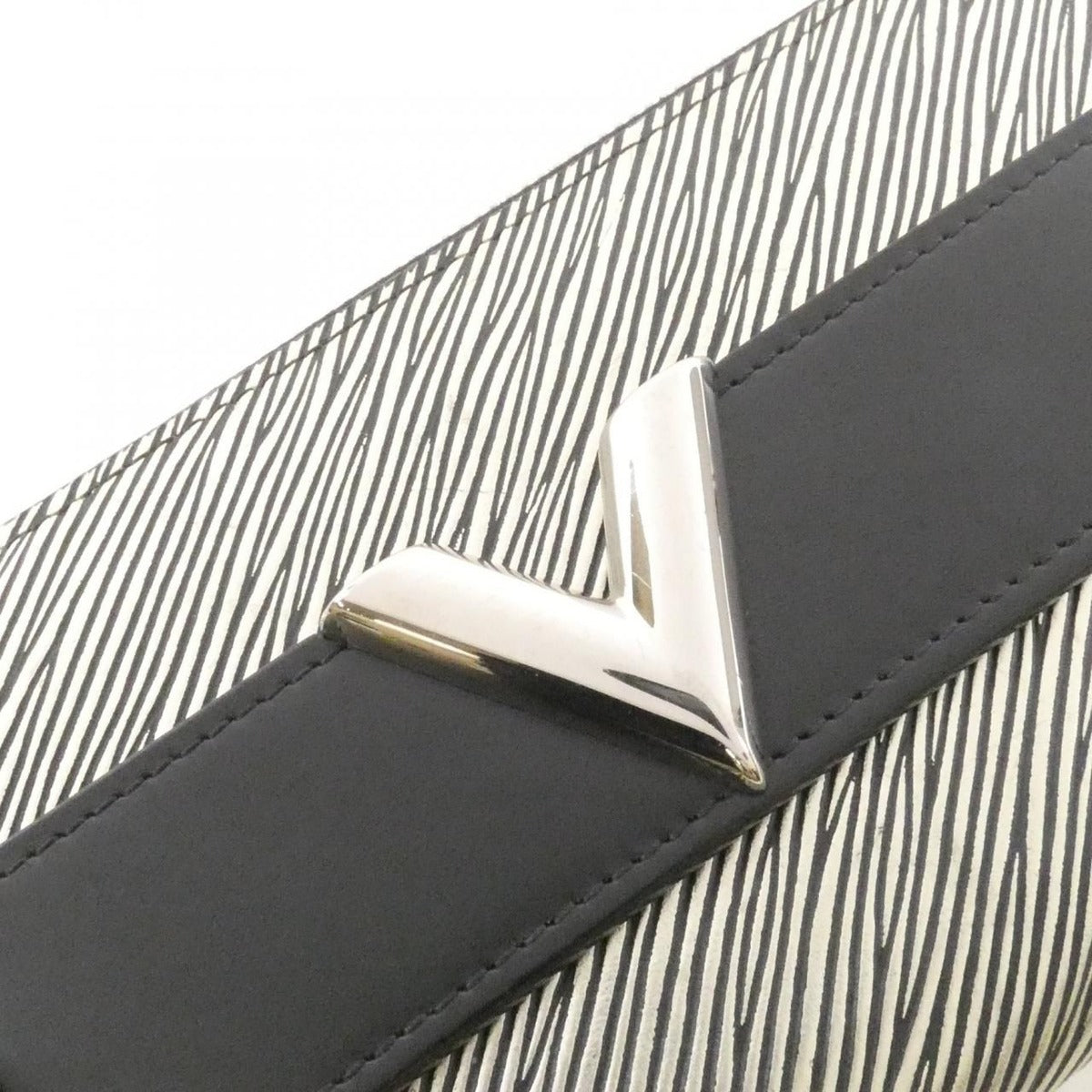 Louis Vuitton Epi Platine Zippy Wallet — view 6