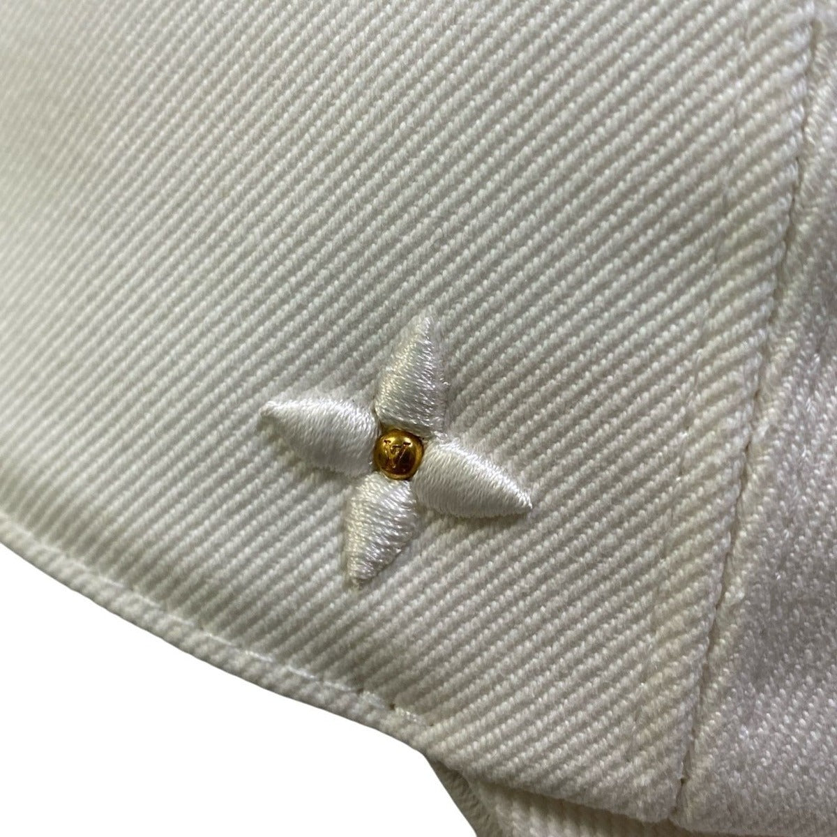 Louis Vuitton Logo City Cap Hat White — view 8