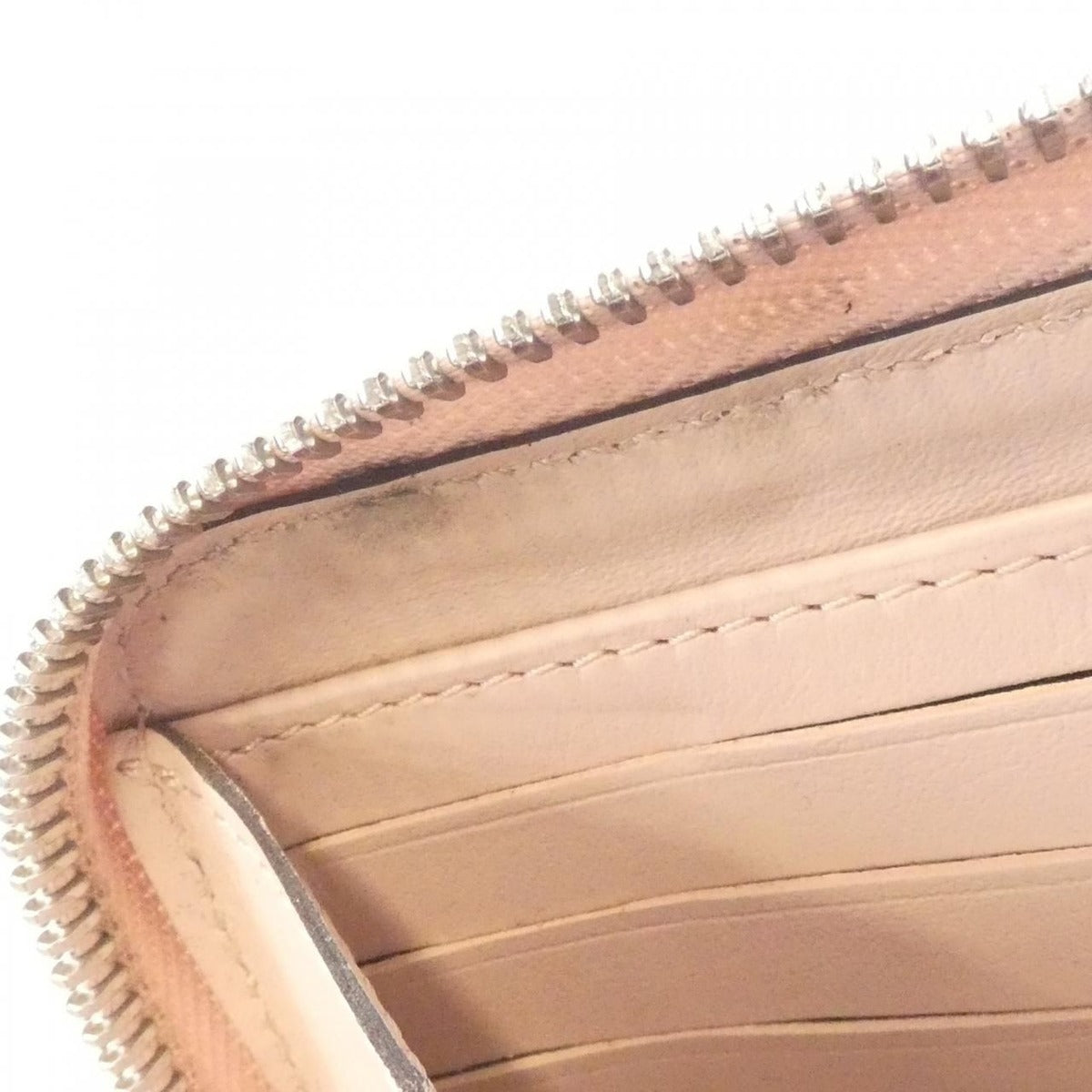 Louis Vuitton Mahina Zippy Wallet — view 6