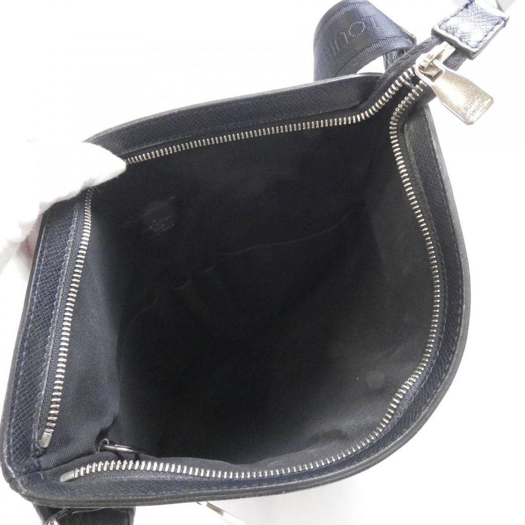 Louis Vuitton Taiga Sasha Shoulder Bag Boreal — view 7