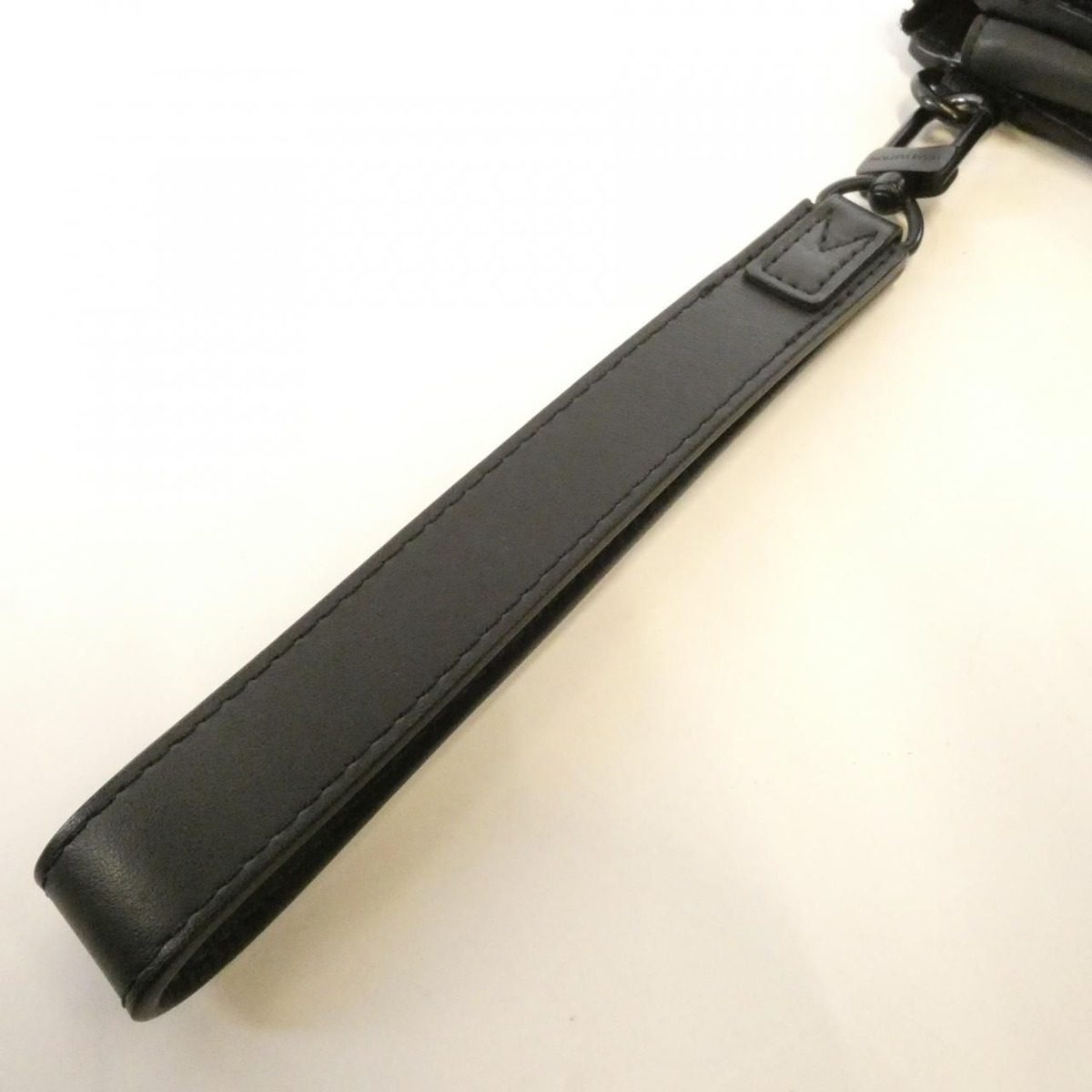 Louis Vuitton LV Aerogram Zippy Wallet — view 7