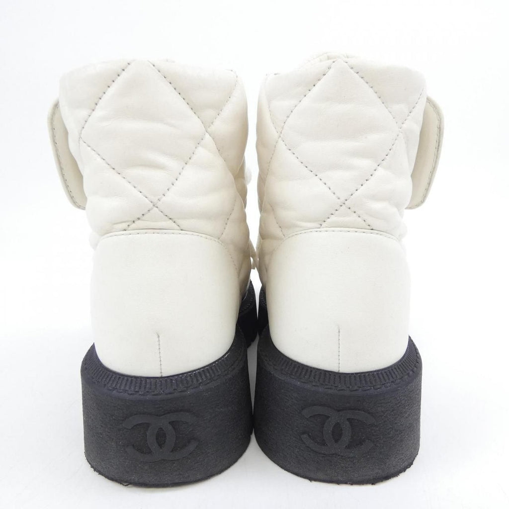 Chanel Short Boots Turn Lock — view 5