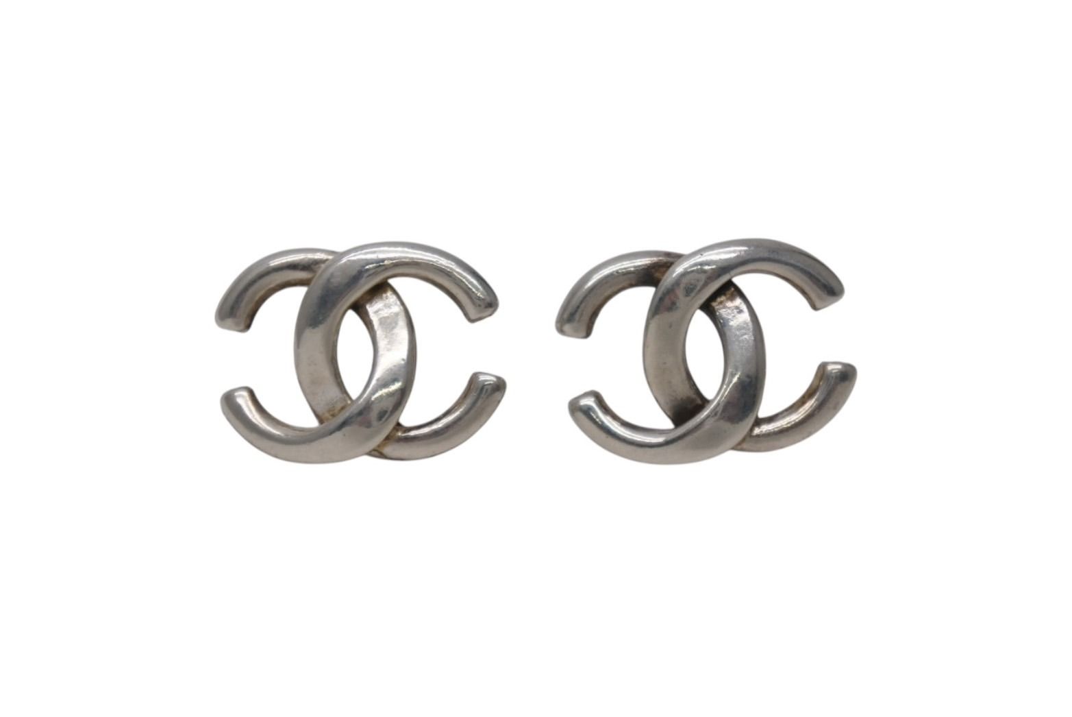Chanel CC Logo Earrings Silver Color 01