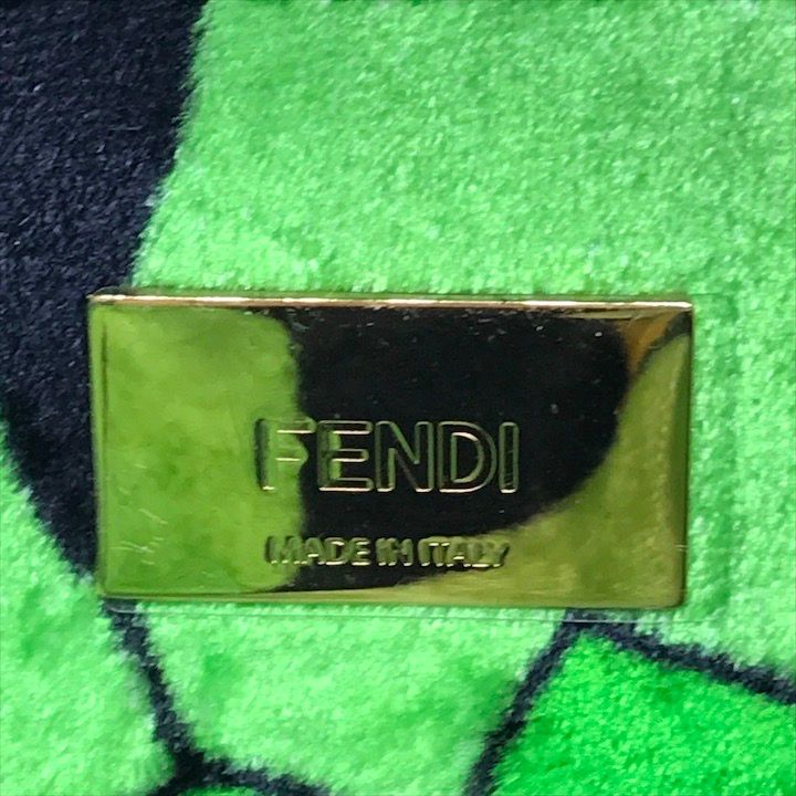 Fendi Items Peekaboo Click Velvet 2-Way Chain Shoulder Bag Green — view 9