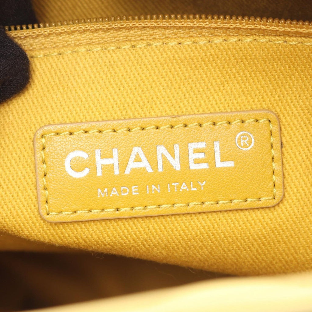 Chanel Shoulder Bag Quilted Bucket Yellow Leather 2-Way — view 4