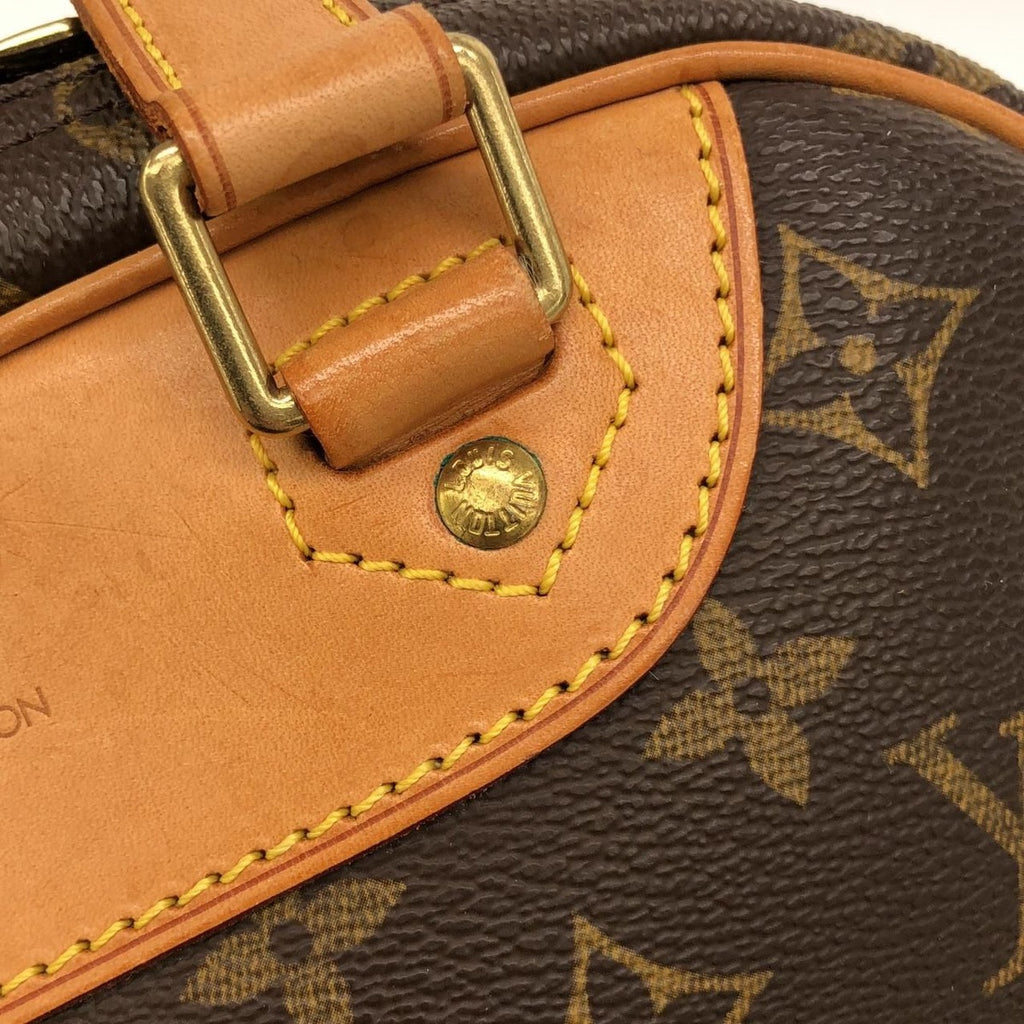 Louis Vuitton Monogram Excursion Bag Brown Marron — view 4
