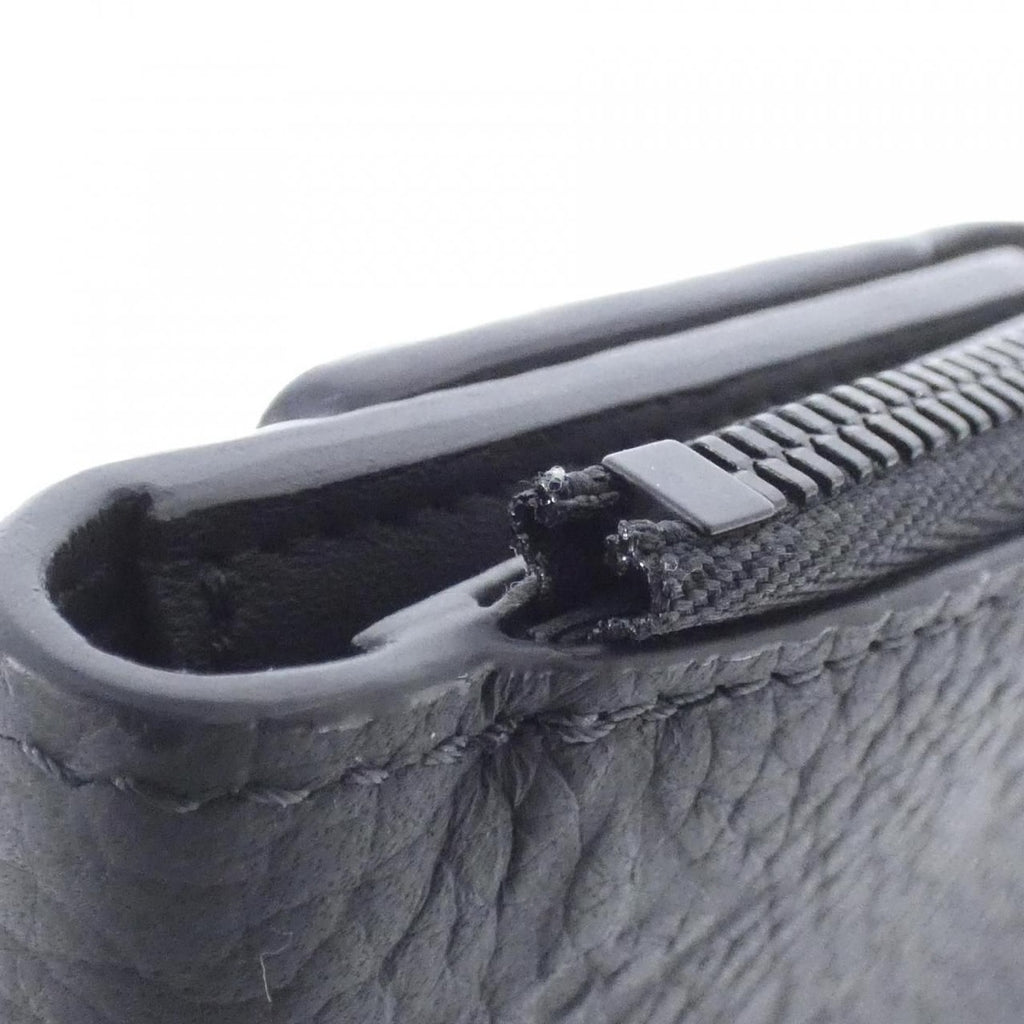 Louis Vuitton Taurillon Monogram Portefeuille Pilot Wallet — view 3