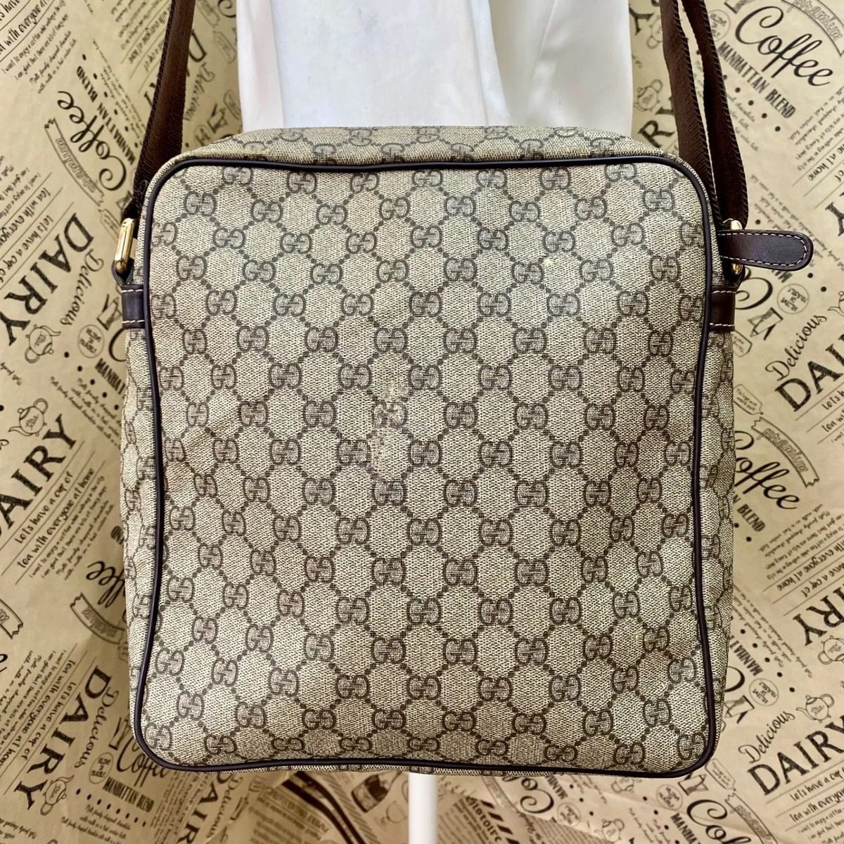 Gucci Shoulder Bag GG Supreme Crossbody Business Travel — view 2