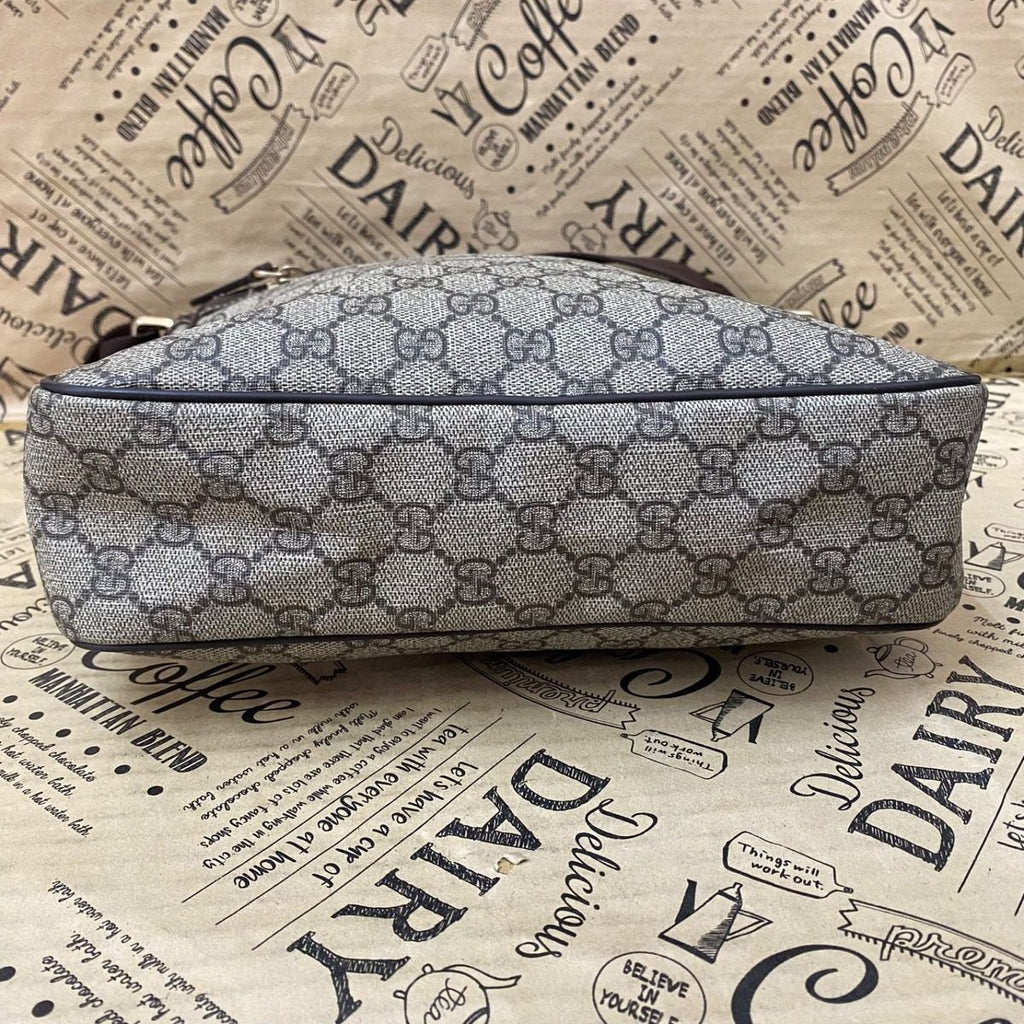 Gucci Shoulder Bag GG Supreme Crossbody Business Travel — view 4