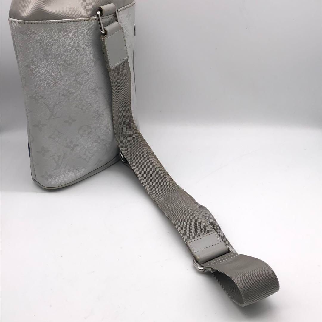 Louis Vuitton Monogram Logo Story Chokes Sling Bag Price Negotiation Welcome — view 7